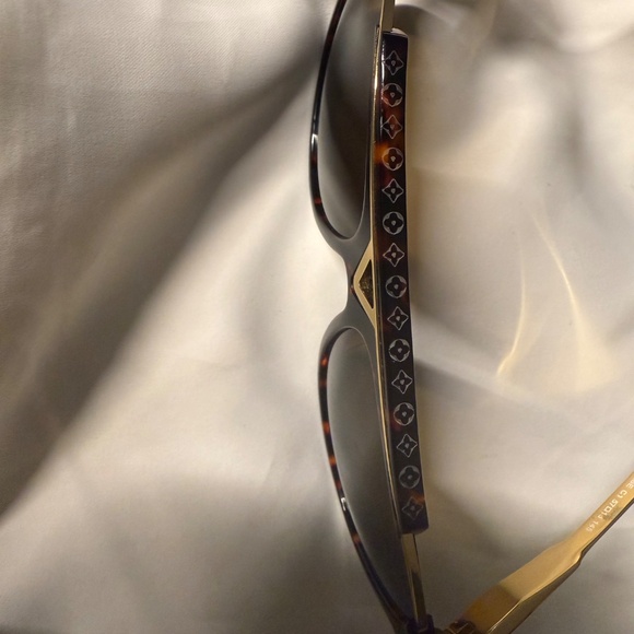 Louis Vuitton Brown Sunglasses - Picture 12 of 12